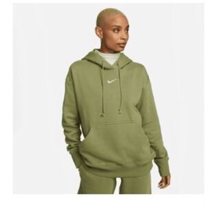 Nike women’s sportswear phoenix fleece